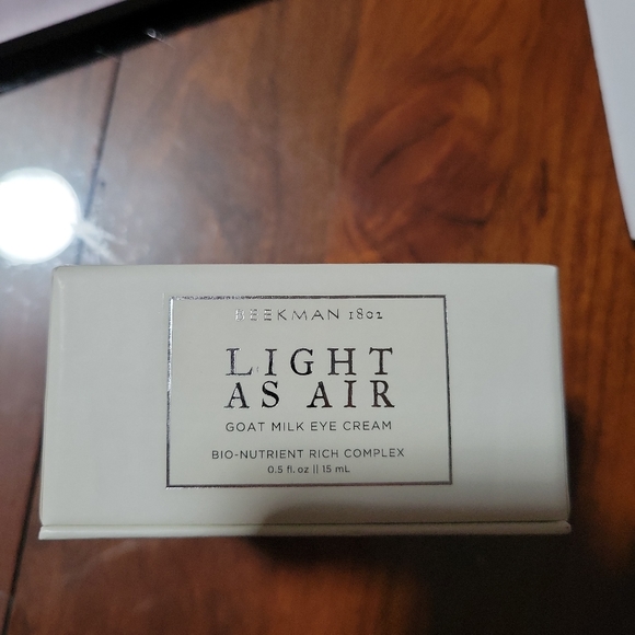 *SOLD* Brand New Beekman 1802 Light As Air Goat Milk Eye Cream 0.5oz fl Oz/15 mL - Picture 3 of 5